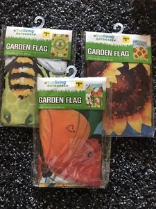 Trueliving small garden flags set of 3 12.5”x18” Bee,flowers,butterflies - Picture 1 of 5