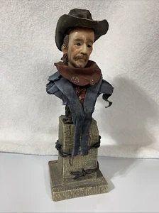 "Estatuilla de vaquero de 10"" busto en poste, alambre, tela, resina". Hacer oferta vintage (B16) - Imagen 1 de 9
