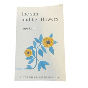 The Sun and Her Flowers Rupi Kaur Paperback Poetry Book Bestseller Modern Poems - Imagen 1 de 3