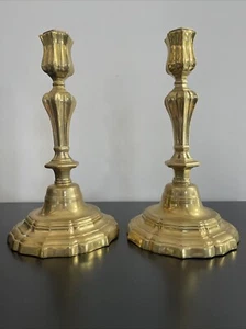 Paar Kerzenständer 18. Jh. aus Bronze mit gekröntem C - Bild 1 von 8