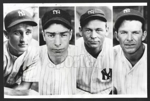 WORLD CHAMPS! Yankees 1936 ROOKIE JOE DIMAGGIO & Co. Vintage News Service Photo - Picture 1 of 2