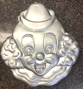 1989 Clown Cake Pan Vintage Wilton Aluminum 2105-802 - Picture 1 of 4