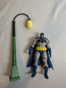 McFarlane Edición Coleccionista Batman Caballero Oscuro Regresa Daño de Batalla 7" Suelto - Imagen 1 de 7