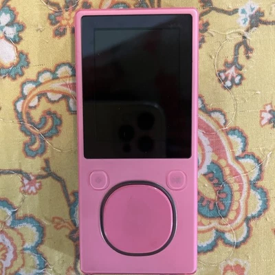 Paquete reproductor multimedia Microsoft Zune rosa (4 GB) modelo 1124 necesita cargador sin probar Foto 1 de 4
