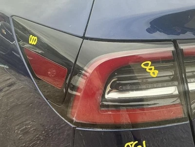 TESLA MODEL 3 2018 Driver Left Rear Taillight LED Quarter Panel Mounted Foto 1 de 4