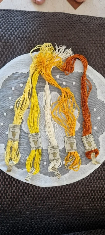 5 échevettes  soie de perse à broder  DMC mercerie ancienne lot2 - Photo 1/1