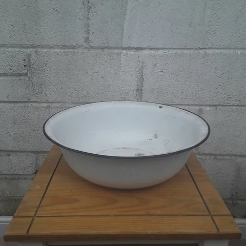 Vintage Enamel Wash Bowl basin Dog Bath Planter bathroom decorations, ornament Cover