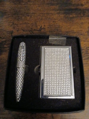 Lindo juego de tarjetero y pin pequeño Foto 1 de 4