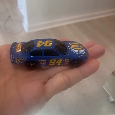 Hot Wheels McDonalds Toy Mac Tonight Nascar #94 Bill Elliott 1998 1:64 azul Foto 1 de 4
