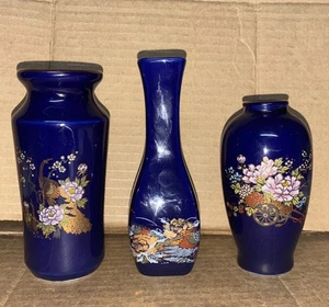 Vintage Mini Cobalt Blue Vases 4” Peacock Flower Gold Trim Japanese Set of 3 - Picture 1 of 10