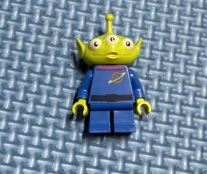 LEGO Toy Story Alien Minifigure - Picture 1 of 2