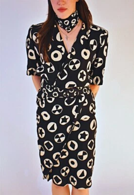 Vestido geométrico FENDI hasta la rodilla años 80 - Reino Unido 42 Foto 1 de 4