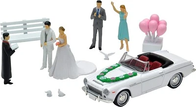 Tomytec 1:64 Datsun 1600 Sport Wedding Figures Set Metal Diecast Car Model - Image 1 of 4