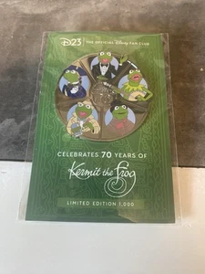 Prendedor Disney D23 2025 Kermit the Frog 70 aniversario Los Muppets LE 1000 - Imagen 1 de 2