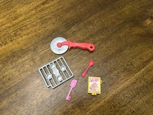 Barbie Pizzakoch Küchenradschneider Original Ersatzteile - Bild 1 von 2