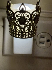Bath & Body Works Princess Crown Nightlight Wallflowers Bulbs Plug #898B - Picture 1 of 3