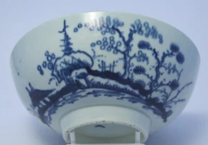 EARLY WORCESTER PORCELAIN 15cm SLOP BOWL, PAINTED 'CANNONBALL' PATTERN, 1760 - Picture 1 of 10