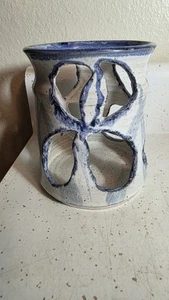 STUDIO ART POTTERY CUT OUT POTTERY VOTIVE TEALIGHT HOLDER - Picture 1 of 5