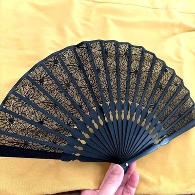 Складной вентилятор Sensu черный кружевной мини с чехлом - Изображение 1 из 4