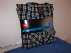BRAND NEW MEN'S HANES COTTON BLEND WOVEN PAJAMA SET in BLACK & GREY PLAID - Picture 1 of 4