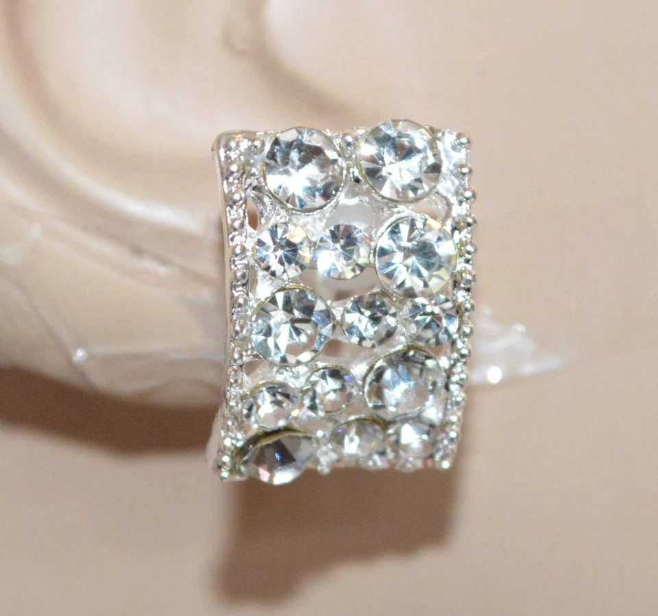 Orecchini donna a clips argento lobo bottone strass brillantini cristalli UW163 - Immagine 1 di 1