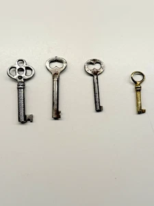 4 Vintage Skeleton Keys - Picture 1 of 12
