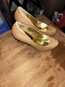 NEW Charlotte Russe Sue-Gold Glitter Sparkle High Heel Pumps Shoes Size 6 1/2 - Picture 1 of 6