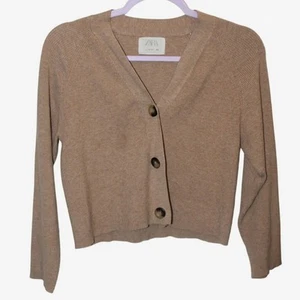 Zara Cropped Cardigan with Large Buttons V Neck Kids 13 - 14 - Picture 1 of 5