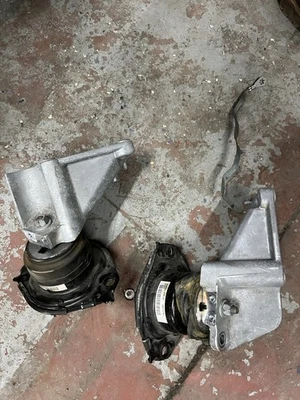 Hellcat Durango Motor Mounts With Engine Brackets Used.   - image 1 of 4