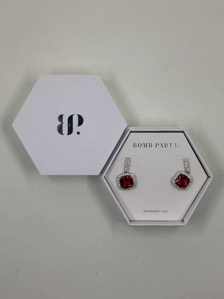 Brincos de aniversário de julho festa bomba RBP 2635 claramente ousado LC rubi sobre ródio - Imagem 1 de 1