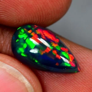 Opale noire d'Ethiopie, taille cabochon ovale/2,00 carats (vidéo disponible) - Picture 1 of 1
