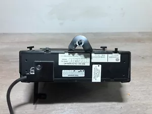2005 VW TOUAREG 5DR 6 DISC CD CHANGER HEAD UNIT 1J6035111 - Picture 1 of 4
