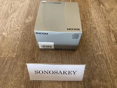 PENTAX Lens Hood PH-RBB82 for FA33-55/4.5, FA55-110/5.6, FA35/3.5 New in Box - Image 1 of 4