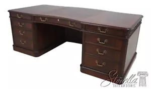 62816EC: HENKEL HARRIS MOORE Large Mahogany Executive Desk - Picture 1 of 19