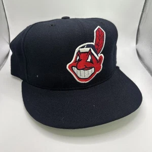 Cleveland Indians Vintage eng anliegende Größe 7 New Era Mütze. Markierte Sekunde (6/9/25) - Bild 1 von 4