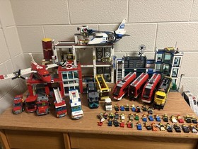 Huge Lego City Lot (7498, 4207, 7939, 7938, Etc)