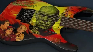 Promotion! Kirk Hammett LTD KH-3 Karloff Mummy E-Gitarre bemalt  - Bild 1 von 3