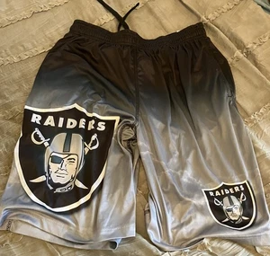 OAKLAND Las Vegas RAIDERS Football NFL Athletic MEDIUM Gray Shorts FREE SHIPPING - Picture 1 of 4