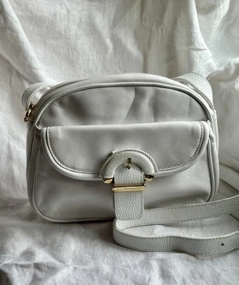 VTG Carla Marchi Italian Leather White Shoulder Bag with Adjustable Strap - Image 1 of 4