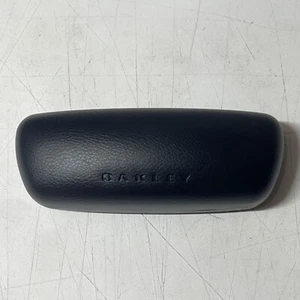 OAKLEY BLACK SMALL AUTHENTIC CLAMSHELL EYEGLASSES HARD CASE - Picture 1 of 7