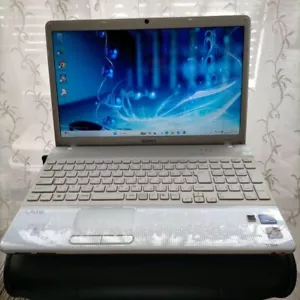 SONY VAIO VPCEB17FJ PCG-71311N Core i3 M380 2.53GHz HDD 500GB RAM 8GB Junk - Picture 1 of 8