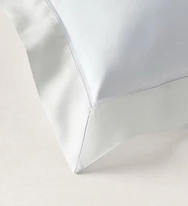 RALPH LAUREN bordo in raso di cotone biologico Euro Sham bianco/perchment 26"x26" $185 - Foto 1 di 6