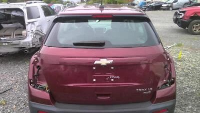 2016 Chevy Trax Decklid W/ Rear View Camera, Baraque Red Metallic Foto 1 de 3