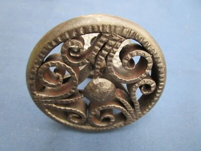 Poignée rosace RG ronde fonte décoré carré 6 porte entrée ancienne dia. 8,6 cm - Photo 1/4