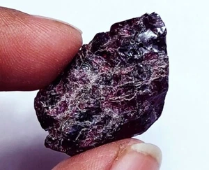 Pietra preziosa sfusa grezza granato rosso naturale 48,85 ct con omaggio - Foto 1 di 8