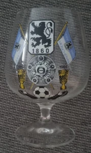 TSV 1860 MÜNCHEN GLAS SCHWENKER TRADITION Meisterschale Fahnen, Schuhe Faksimile - Bild 1 von 3