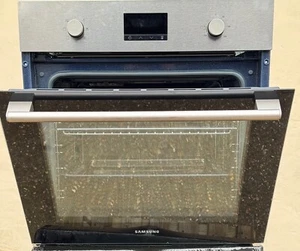 Samsung NV68A1110BS Built In Electric Single Oven - Stainless Steel- BARGAIN! - Picture 1 of 7