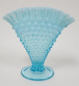 Vintage Fenton Blue Opalescent Hobnail Fan Vase 6" Free Shipping - Picture 1 of 10