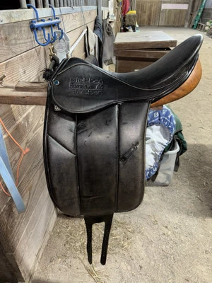 Stubben Monoflap Saddle - Image 1 of 4