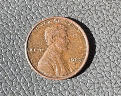 1969 D Lincoln Cent Floating Roof - Image 1 of 2
